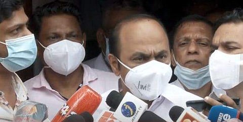 വി ഡി സതീശന്‍