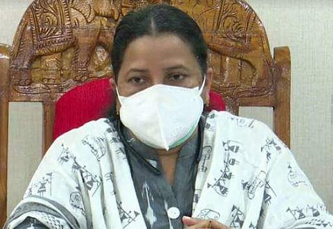 ഇടുക്കി ജില്ലാ കലക്ടര്‍ വാര്‍ത്താ സമ്മേളനത്തിനിടെ