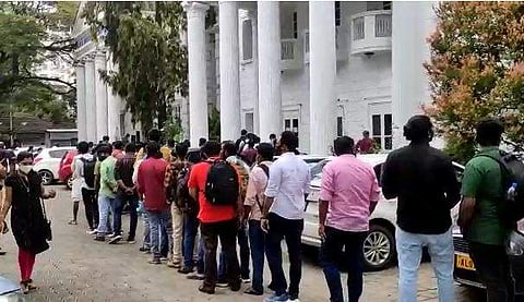 ഉള്ളി കൃഷിക്കായി അപേക്ഷിച്ചവരുടെ നീണ്ട നിര