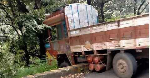 മറിഞ്ഞ ലോറി