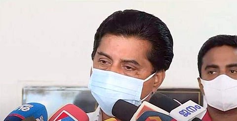 മന്ത്രി റോഷി അഗസ്റ്റിന്‍ മാധ്യമങ്ങളോട് സംസാരിക്കുന്നു/ ടെലിവിഷന്‍ ദൃശ്യം