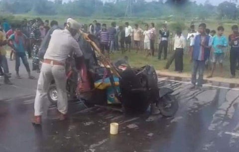 എന്‍എച്ച്-8ലെ അപകടത്തില്‍ തകര്‍ന്ന ഓട്ടോറിക്ഷ