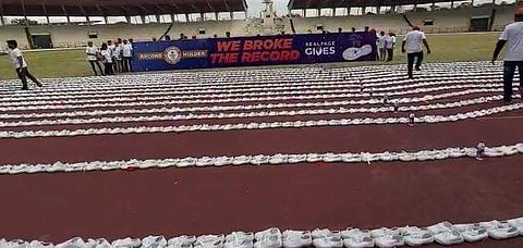 ശിശുദിനത്തോടനുബന്ധിച്ച് ഷൂസുകള്‍ അണിനിരത്തി റെക്കോര്‍ഡിട്ടപ്പോള്‍