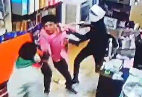 കടയുടമയെ ആക്രമിക്കുന്ന സിസിടിവി ദൃശ്യങ്ങള്‍