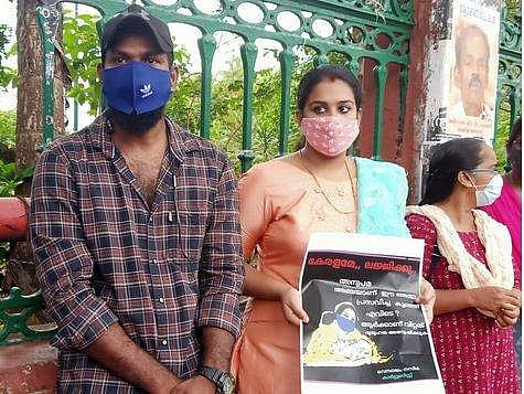 അനുപമ സെക്രട്ടേറിയറ്റ് പടക്കല്‍ സമരം നടത്തിയപ്പോള്‍/ഫയല്‍