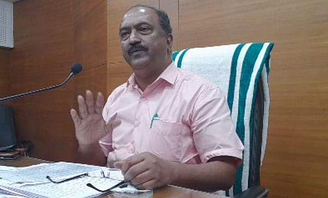 മന്ത്രി കെ എൻ ബാല​ഗോപാൽ മാധ്യമങ്ങളോട് സംസാരിക്കുന്നു/ ടെലിവിഷൻ ചിത്രം