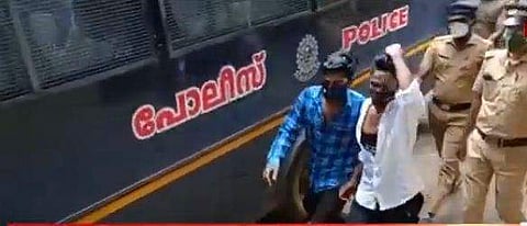 പ്രതികളെ ജയിലിലേക്ക് കൊണ്ടുപോകുന്നു/ ടെലിവിഷൻ ദൃശ്യം