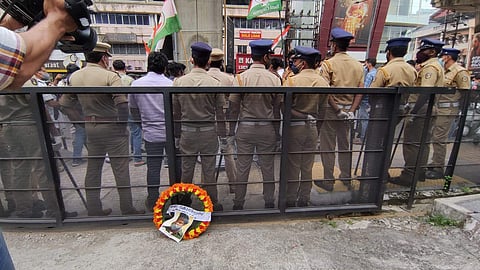 എറണാകുളത്ത് ജോജുവിനെതിരെ യൂത്ത് കോണ്‍ഗ്രസ് പ്രതിഷേധം /ഫോട്ടോ എ സനേഷ്‌