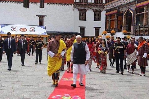 പ്രധാനമന്ത്രി മോദിയും ഭൂട്ടാൻ രാജാവ് ജിഗ്മേ ഖേസർ നാംഗ്യേൽ വാങ്ചുക്കും/ചിത്രം: ഫേസ്ബുക്ക്