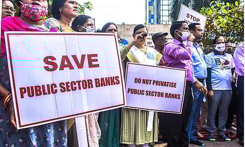 ബാങ്ക് ജീവനക്കാരുടെ സമരം/ ചിത്രം: ന്യൂ ഇൻഡ്യൻ എക്സ്പ്രസ്