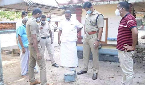 ക്ഷേത്രത്തില്‍ പൊലീസ് പരിശോധന