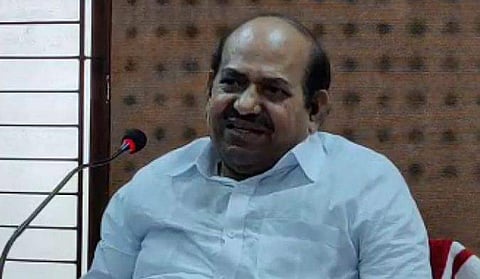 കോടിയേരി ബാലകൃഷ്ണന്‍ വാര്‍ത്താ സമ്മേളനത്തിനിടെ