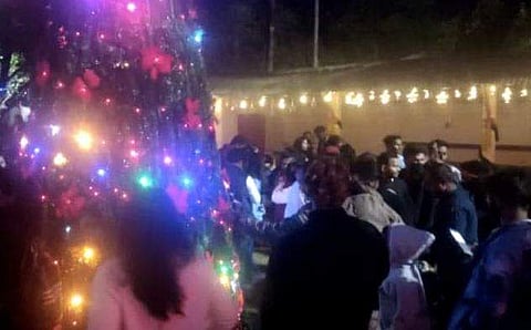 ക്രിസ്മസ് ആഘോഷം തടസപ്പെടുത്തുന്ന ബിജെപി പ്രവര്‍ത്തകര്‍