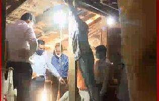 ഡമ്മി പരിശോധന നടത്തുന്ന സിബിഐ/ ടെലിവിഷന്‍ ചിത്രം