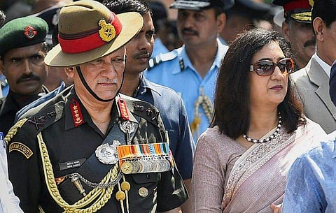 ബിപിന്‍ റാവത്തും ഭാര്യ മധുലികയും/ഫോട്ടോ: ട്വിറ്റർ