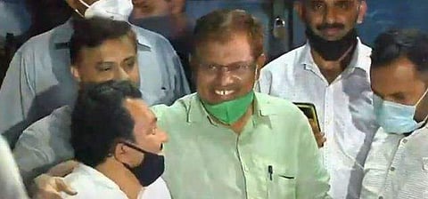 ജയില്‍ മോചിതനായ കമുറുദ്ദീന്‍ മാധ്യമങ്ങളെ കാണുന്നു