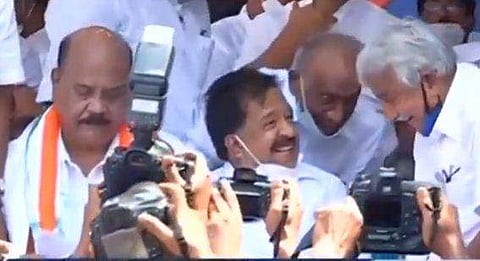 മാണി സി കാപ്പന്‍ ഐശ്വര്യകേരള യാത്രയില്‍ /ടെലിവിഷന്‍ ചിത്രം