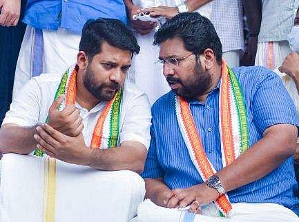 ഷാഫി പറമ്പില്‍ ഫെയ്‌സ്ബുക്കില്‍ പങ്കുവച്ച നിരാഹാരം ആരംഭിച്ചതിന്റെ ചിത്രം