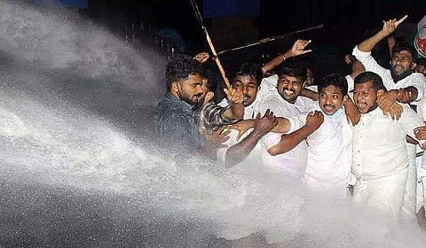 യൂത്ത് കോണ്‍ഗ്രസിന്റെ സമരത്തില്‍ നിന്ന്