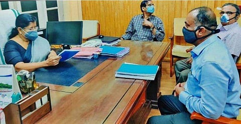 മന്ത്രിയും ഇഎംസിസിയുമായി ചര്‍ച്ച നടത്തുന്നു / ചെന്നിത്തല പുറത്തുവിട്ട ചിത്രം