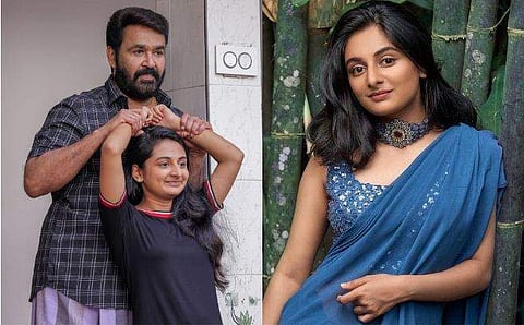 മോഹൻലാലിനൊപ്പം എസ്തർ/ ഫേയ്സ്ബുക്ക്