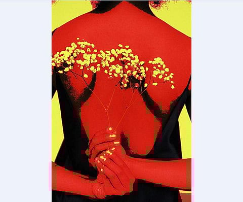 'പൂവുകളെ പകര്‍ത്തുന്ന വഴി'- രേഷ്മ സി  എഴുതിയ കവിത