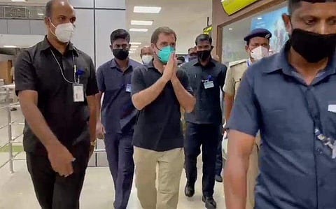 കരിപ്പൂരില്‍ വിമാനം ഇറങ്ങിയ രാഹുല്‍ ഗാന്ധി/ ചിത്രം: എഎൻഐ