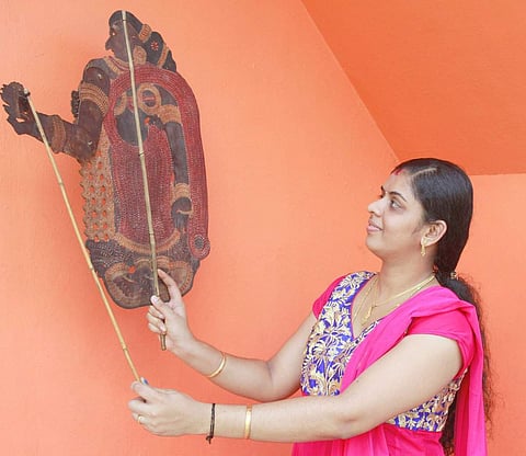 നിഴലുകള്‍ നൃത്തം വയ്ക്കും, പ്രണയിക്കും, കലഹിക്കും...