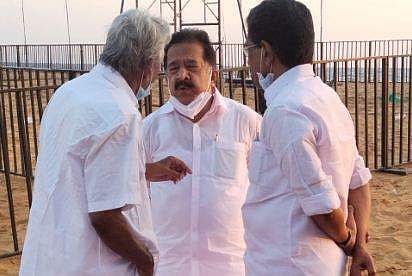 ഉമ്മന്‍ചാണ്ടി, രമേശ് ചെന്നിത്തല, മുല്ലപ്പള്ളി രാമചന്ദ്രന്‍ എന്നിവര്‍ ചര്‍ച്ചയില്‍ / ഫയല്‍