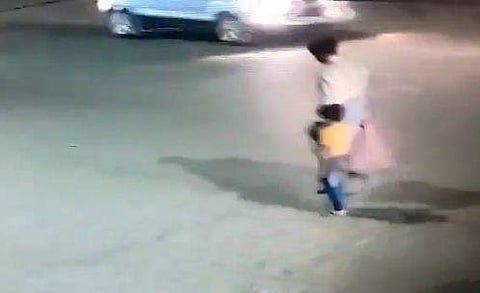 ആറുവയസുകാരനെ തട്ടിക്കൊണ്ടുപോകുന്നതിന്റെ സിസി ടിവി ദൃശ്യം