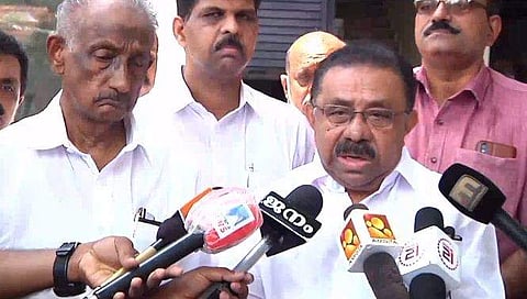 ചര്‍ച്ചയ്ക്ക് ശേഷം എംഎം ഹസ്സനും കെ സി ജോസഫും/ ടെലിവിഷന്‍ ചിത്രം