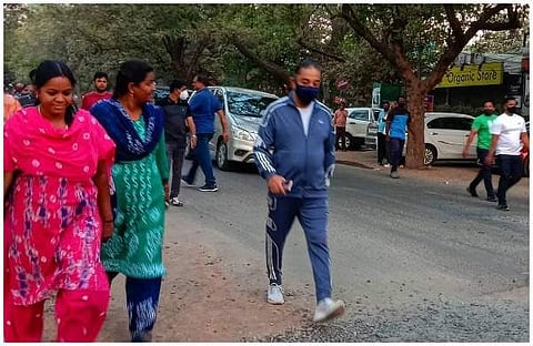 കമല്‍ ഹാസ്സന്‍ മോണിങ് വാക്കിനിടെ/ചിത്രം: ട്വിറ്റര്‍