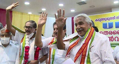 കേരള കോണ്‍ഗ്രസ് ലയനസമ്മേളനത്തില്‍ നിന്ന് / ടെലിവിഷന്‍ ചിത്രം