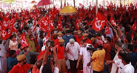 യെച്ചൂരി തെരഞ്ഞെടുപ്പ് പ്രചാരണത്തില്‍/ ട്വിറ്റര്‍ ചിത്രം