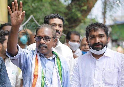 ഡോ. ലാല്‍ തെരഞ്ഞെടുപ്പ് പ്രചാരണത്തിനിടെ/ ഫെയ്‌സ്ബുക്ക്‌