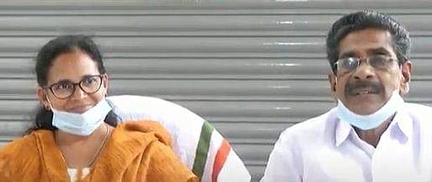 വാര്‍ത്താസമ്മേളനത്തില്‍ കെ കെ രമയ്‌ക്കൊപ്പം മുല്ലപ്പള്ളി