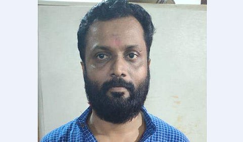 അറസ്റ്റിലായ പ്രസാദ് അത്തവാർ/ എഎൻഐ