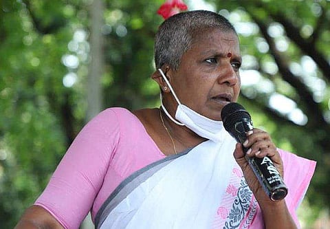 ലതിക സുഭാഷ് തെരഞ്ഞെടുപ്പ് പ്രചാരണത്തിനിടെ / ഫെയ്‌സ്ബുക്ക്‌