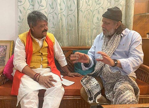 മിഥുന്‍ ചക്രബര്‍ത്തിയും ബിജെപി നേതാവ് കൈലാഷ് വിജയ് വാര്‍ഗിയയും/ ചിത്രം ട്വിറ്റര്‍