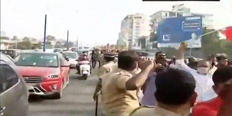 പാലാരിവട്ടം പാലം ഗതാഗതത്തിന് തുറന്നുകൊടുത്തപ്പോള്‍