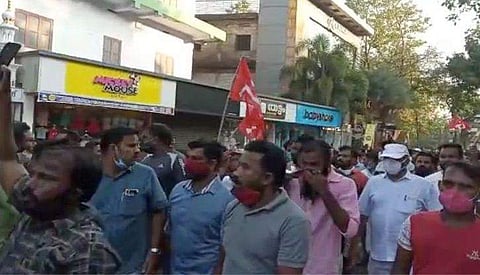 പൊന്നാനിയില്‍ സിപിഎം പ്രവര്‍ത്തകരുടെ പ്രതിഷേധം/ ടെലിവിഷന്‍ ചിത്രം