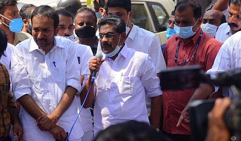 മുല്ലപ്പള്ളി പി സി വിഷ്ണുനാഥിനൊപ്പം / ഫയല്‍ ചിത്രം