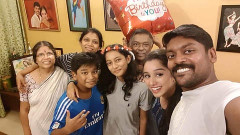 വിധു പ്രതാപും കുടുംബവും/ ഫേയ്സ്ബുക്ക്