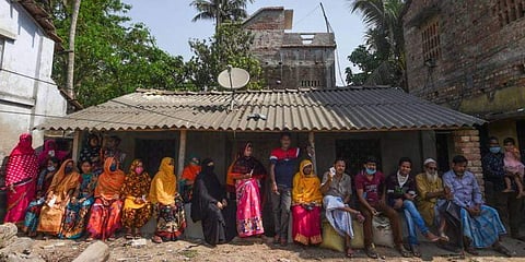 നന്ദിഗ്രാം മണ്ഡലത്തിൽ വോട്ട് രേഖപ്പെടുത്താനെത്തിയവർ /ചിത്രം പിടിഐ