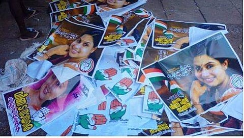 വീണ എസ് നായരുടെ പോസ്റ്ററുകള്‍ ആക്രിക്കടയില്‍ കൂട്ടിയിട്ട നിലയില്‍