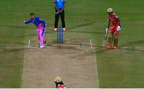 പഞ്ചാബിനെതിരെ റിയാന്‍ പരാഗിന്റെ ബൗളിങ്‌/വീഡിയോ ദൃശ്യം