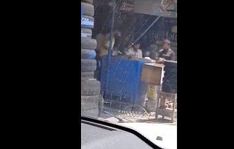 ഭക്ഷണത്തില്‍ പാചകക്കാരന്‍ തുപ്പുന്ന ദൃശ്യം