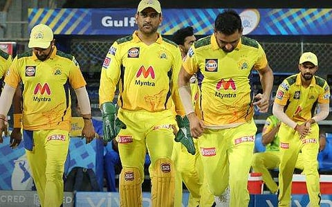 പഞ്ചാബിനെതിരായ മത്സരത്തില്‍ എംഎസ് ധോനി സഹതാരങ്ങള്‍ക്കൊപ്പം/ഫോട്ടോ: ചെന്നൈ സൂപ്പര്‍ കിങ്‌സ്, ട്വിറ്റര്‍