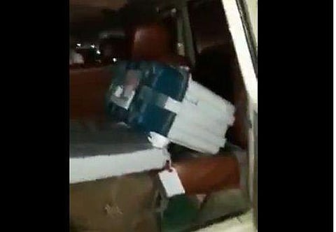 അസമില്‍ ബിജെപി സ്ഥാനാര്‍ത്ഥിയുടെ കാറില്‍ നിന്ന് കണ്ടെത്തിയ വോട്ടിങ് യന്ത്രം