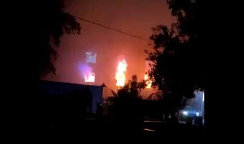 ഓക്‌സിജന്‍ ടാങ്ക് പൊട്ടിത്തെറിച്ചുണ്ടായ അപകടം/വീഡിയോ ദൃശ്യം